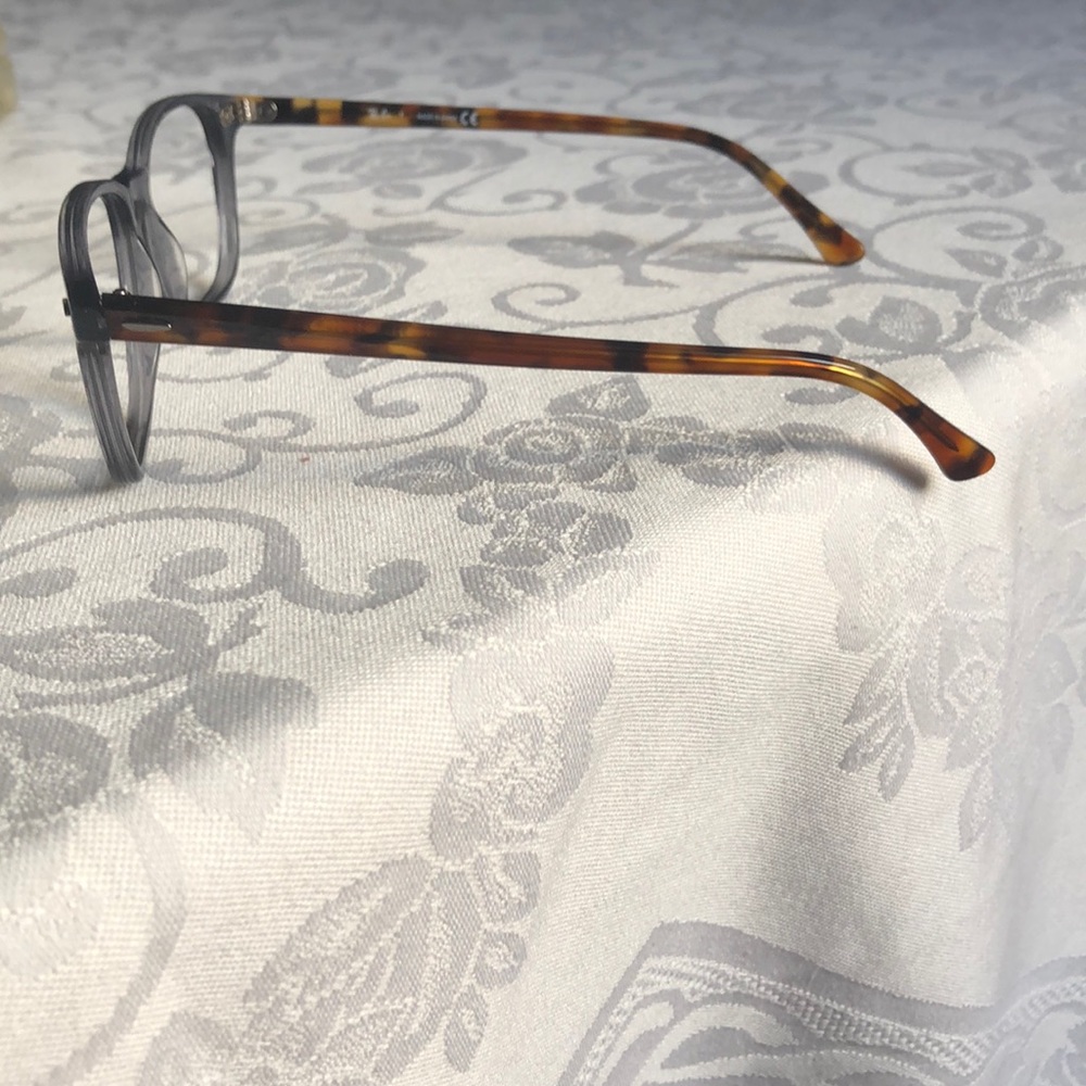 Authentic brand new rayban 7118 grey front tort frame - Picture 5 of 6